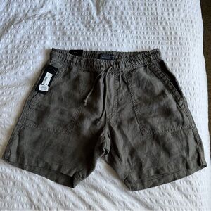Bloomingdale's Men's olive green Linen Shorts